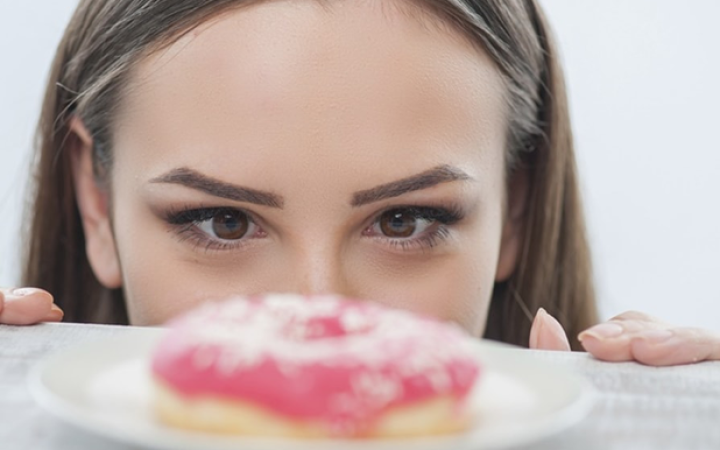 fatores-que-influenciam-compulsao-alimentar