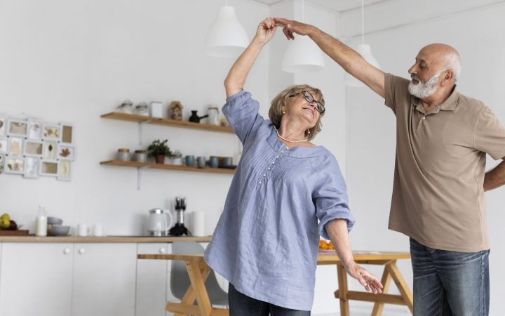 medium-shot-couple-dancing-together