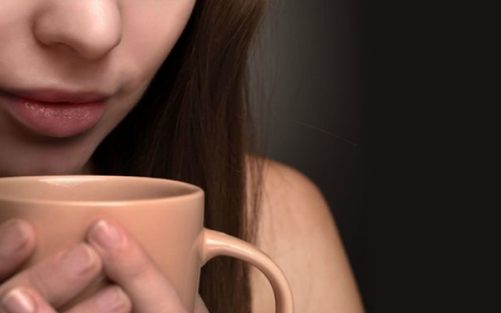 viloes-da-mente-feminina-cafeina